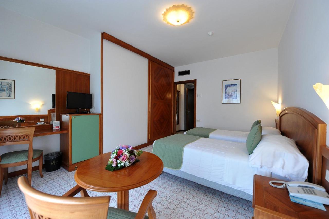 Classic Double or Twin Room,1498742170:JPEG
