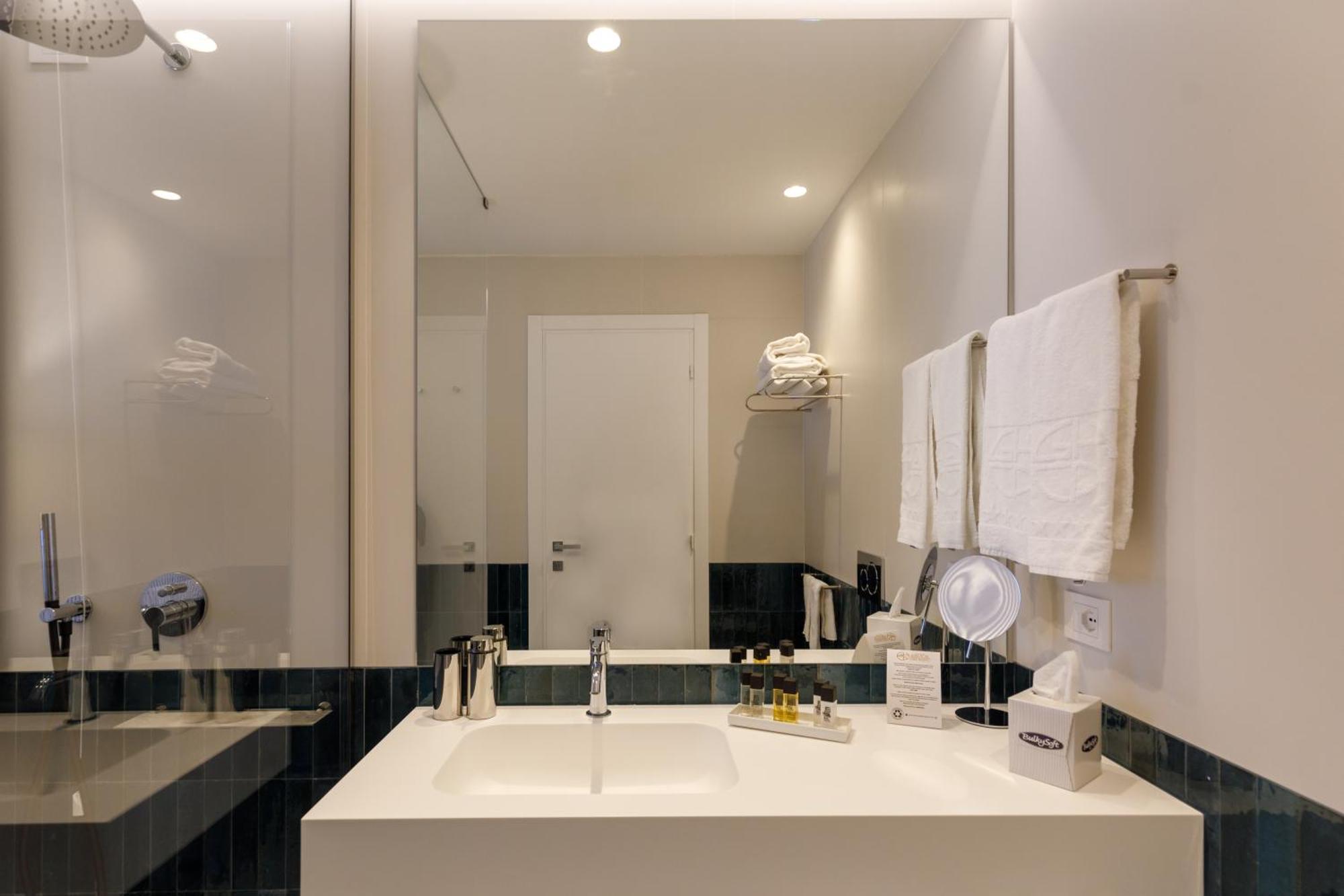 Deluxe Double or Twin Room Balcony