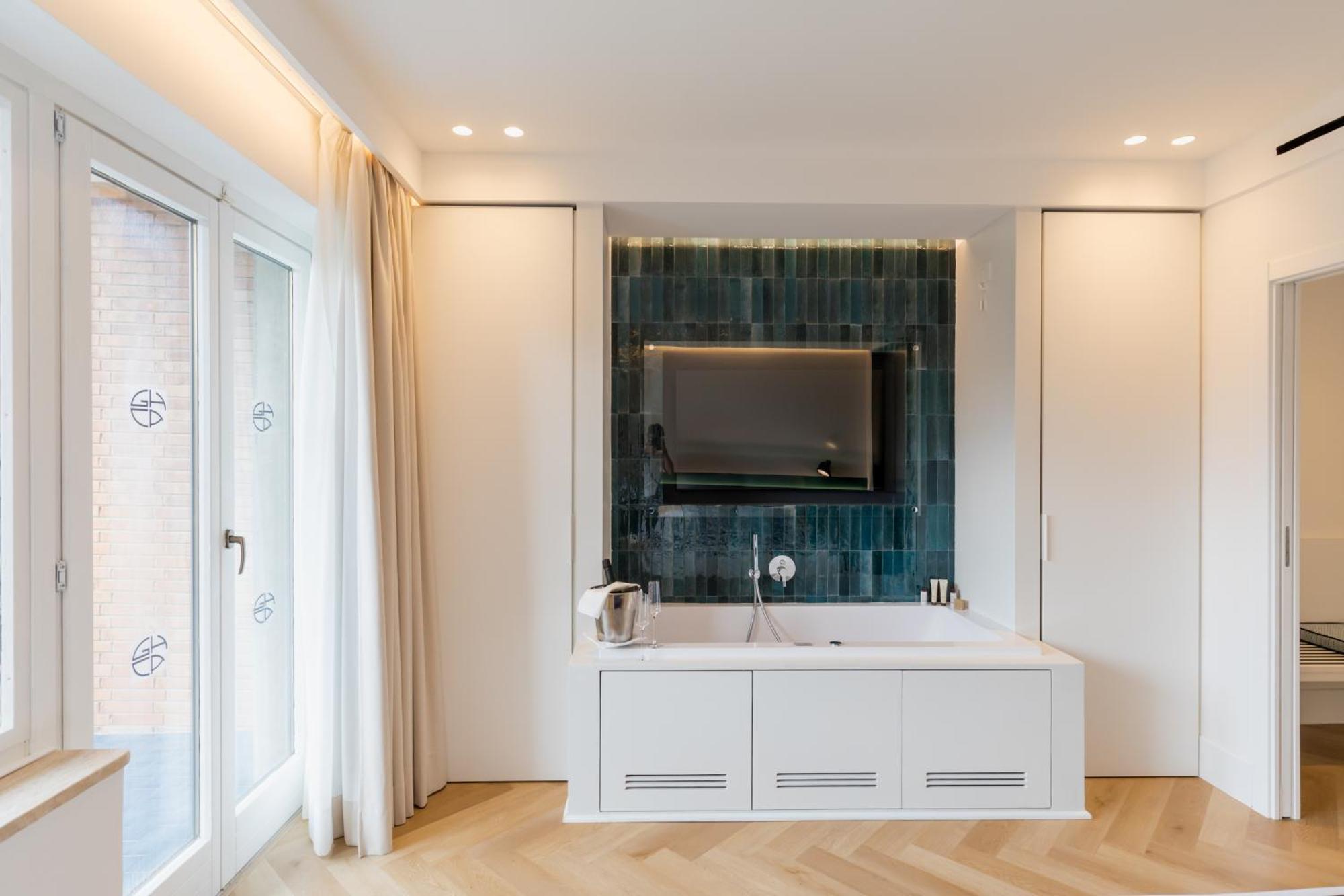 Suite Hot Tub